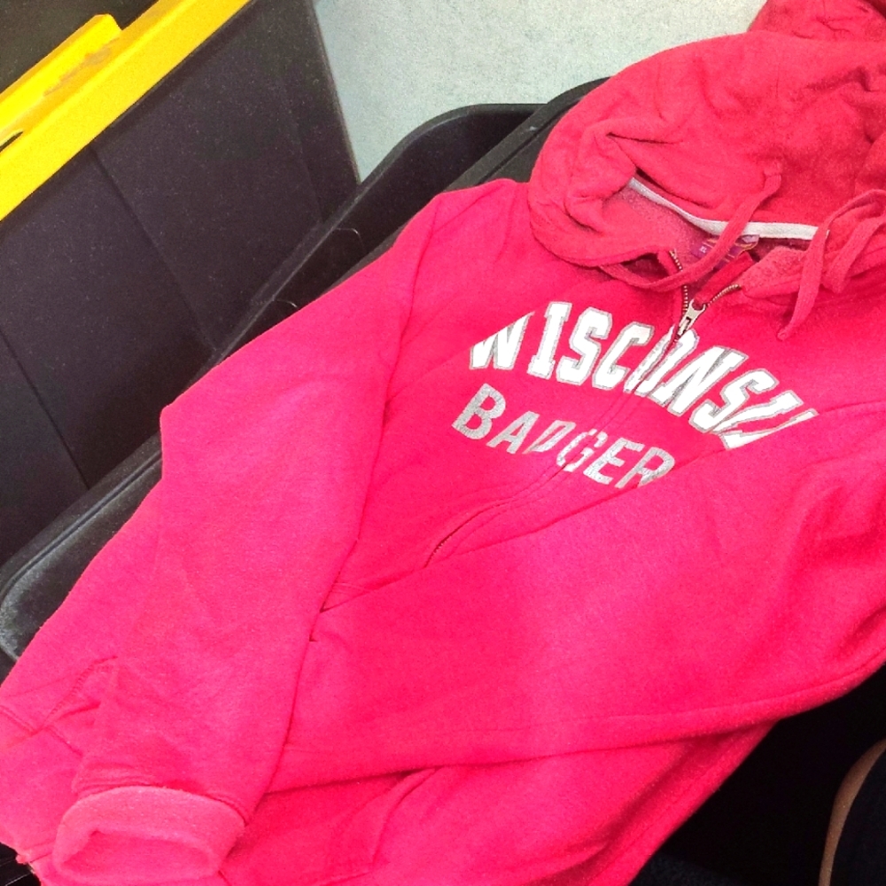 Womans Wisconsin Badgers Red Hoodie XL